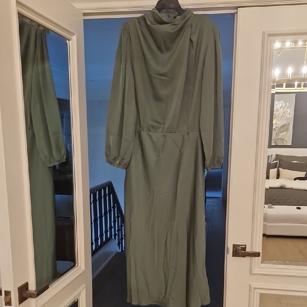 Elegant Green Long Sleeve Dress